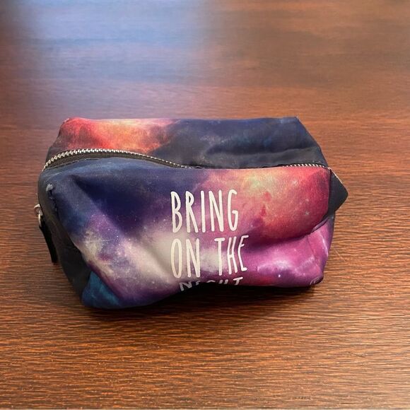 Small Makeup Bag - Picture 3 of 4